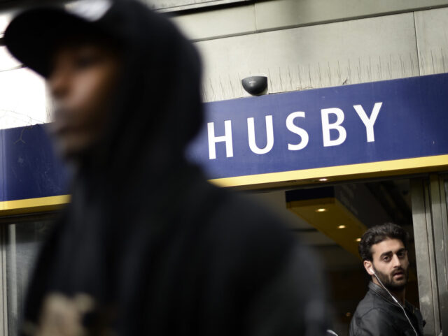 Experts: Swedish Plan to Break Up Migrant Ghettos Is 'State Racism' - Vimarsana News