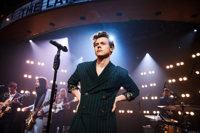 LOS ANGELES - MAY 18: Harry Styles performs "The Late Late Show with James Corden,&qu