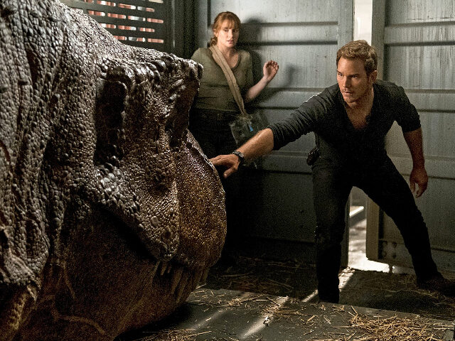 Feminism Fail: Knight in Shining Armor Chris Pratt Negotiated Extra ‘Jurassic World’ Pay for Damsel in Distress Bryce Dallas Howard