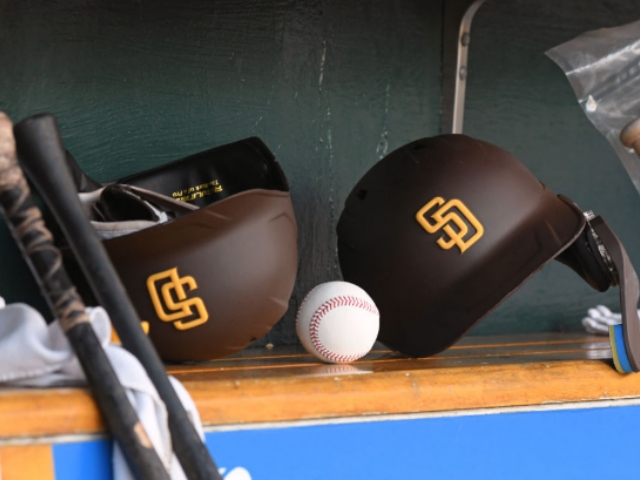 Padres fan kicks man down stairs in four-person brawl as Giants win 1-0