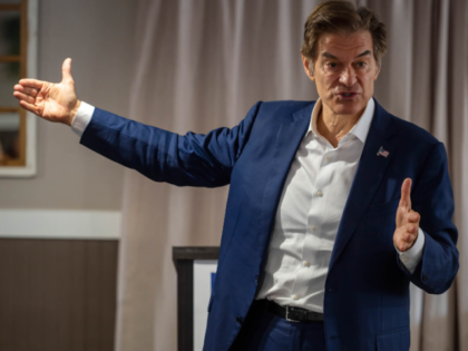 WYOMING, PENNSYLVANIA, UNITED STATES - 2022/08/18: Mehmet Oz speaks at a campaign event in