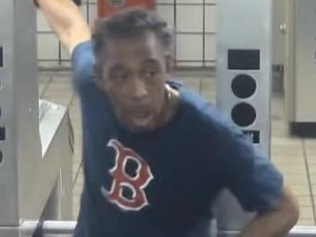 Image of the suspect who allegedly groped a 13-year-old girl and punched her father near Times Square. (NYPD Handout)