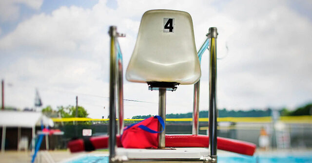 18 Year Old Lifeguard Helps Deliver Baby At YMCA Pool In Colorado