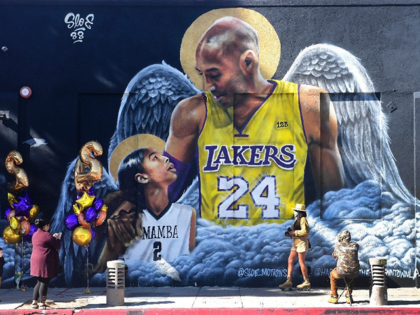 mural art of Kobe Bryant and his daughter