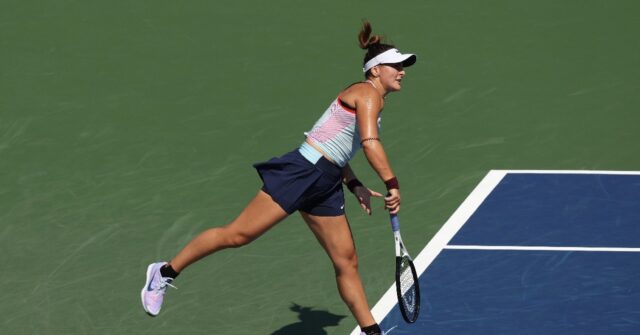 Andreescu Shrugs Off Wardrobe Malfunction In Us Open Win Breitbart 