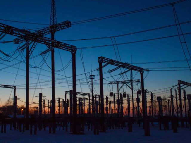 Officials Beg Californians to Use Less Electricity as Blackouts Loom - Vimarsana News