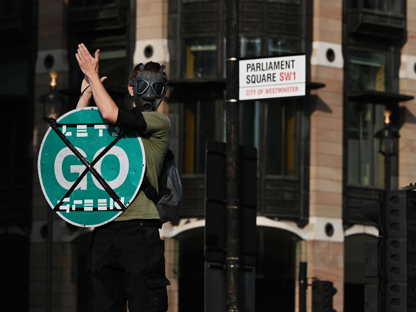Police Foil Suspected Climate Activist Stunt to Disrupt Queen's Funeral - Vimarsana News