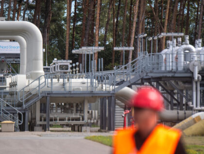 30 August 2022, Mecklenburg-Western Pomerania, Lubmin: Pipe systems and shut-off devices a