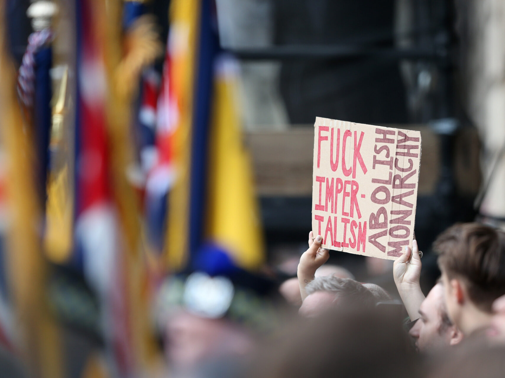 'Oh, Shut Up!' – Leftist Anti-Monarchy Hecklers Drowned Out by Patriots - Vimarsana News