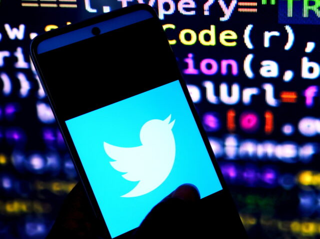 INDIA - 2022/09/15: In this photo illustration, a Twitter logo seen displayed on an android smartphone. (Photo Illustration by Avishek Das/SOPA Images/LightRocket via Getty Images)