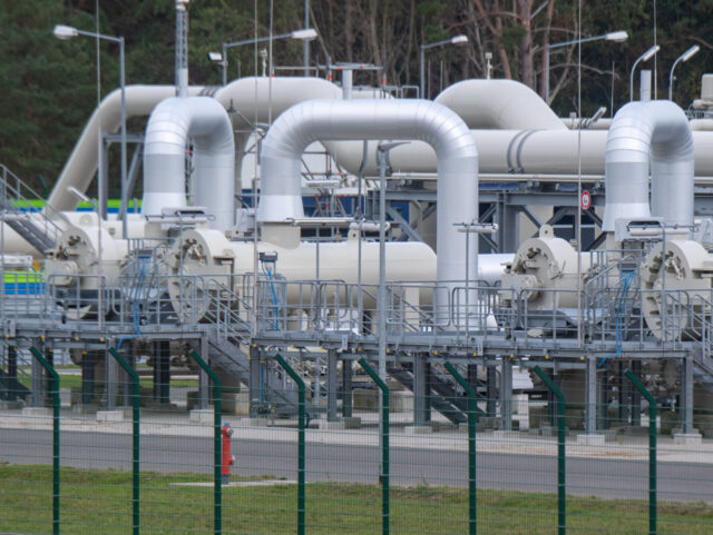 26 September 2022, Mecklenburg-Western Pomerania, Lubmin: Pipe systems and shut-off device