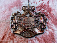 Big Brain Moment: Anti-Queen Protesters Vandalise Wrong Building