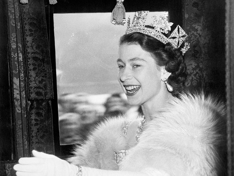 Queen Elizabeth II Dead, Charles is King, Britain Enters Mourning Period - Vimarsana News