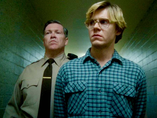 Jeffrey Dahmer Victim's Mother Outraged After Netflix Series Wins Golden Globe - Vimarsana News