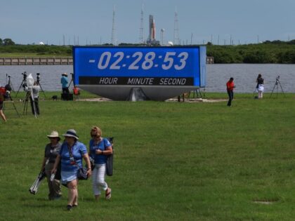 CAPE CANAVERAL, FLORIDA - SEPTEMBER 03: The countdown clock is stopped after NASA scrubbed the launch of the Artemis I rocket from launch pad 39-B at Kennedy Space Center on September 03, 2022 in Cape Canaveral, Florida. NASA scrubbed the second attempt to launch Artemis I due to a hydrogen …