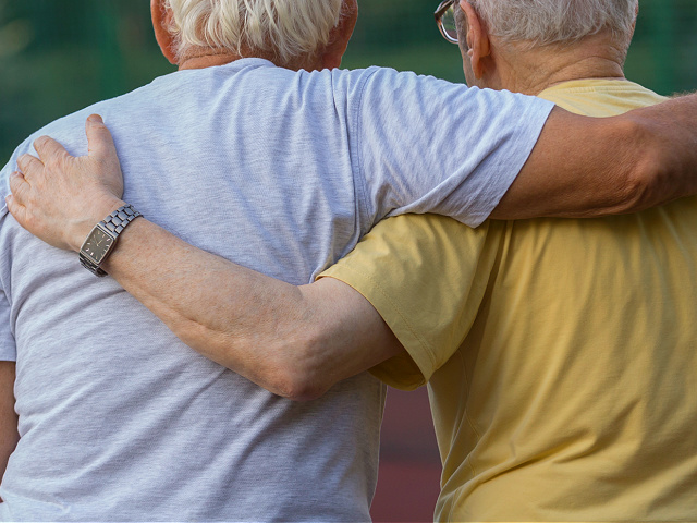 PHOTO: Brothers Separated in 1945 Reportedly Meet Again - Vimarsana News