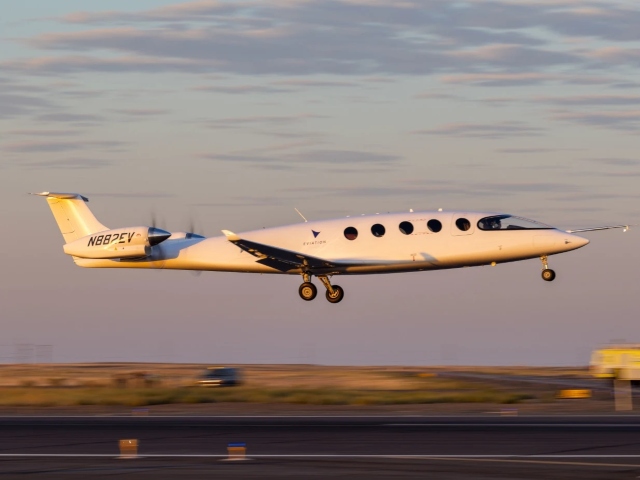 Plug-In Planes: Electric Passenger Aircraft Completes 8-Minute Test Flight - Vimarsana News