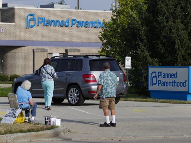 Indiana Abortion Clinics Stop Performing Abortions - Vimarsana News