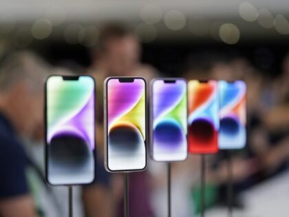 Report: Apple Scales Back iPhone Production Due to Weak Demand