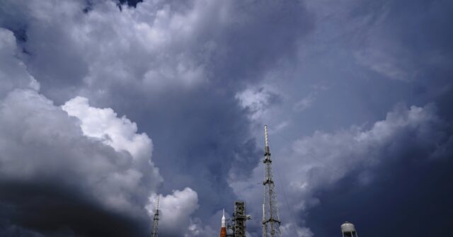 Approaching storm may delay launch try for NASA moon rocket - Vimarsana News