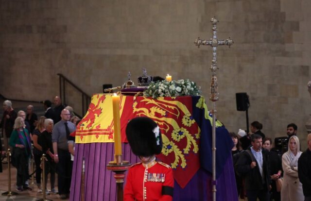 Buckingham Palace details queen's Monday funeral