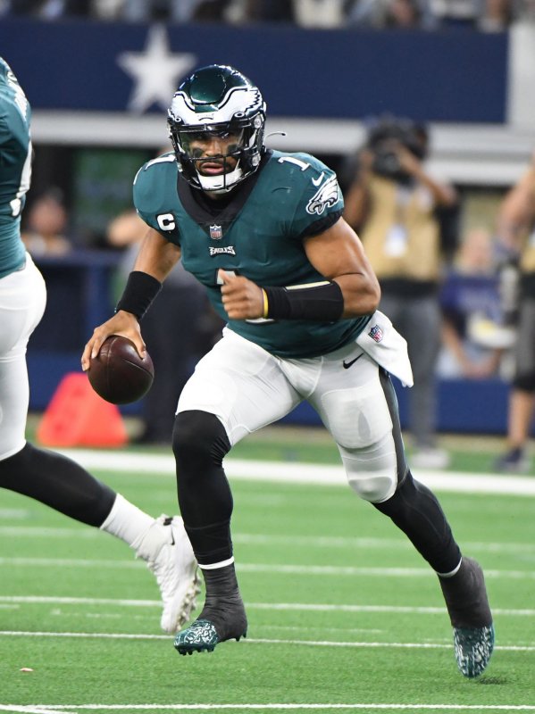 Jalen Hurts, Eagles Defense Power Win Over Vikings - Breitbart