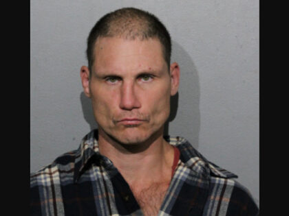 One week prior, on September 21, Cary Mamola, 44, was arrested for the 14th time after allegedly shoplifting at Walgreens, threatening to punch a female worker for confronting him about the shoplifting, and then stealing $135 worth of clothes at a Gap store.