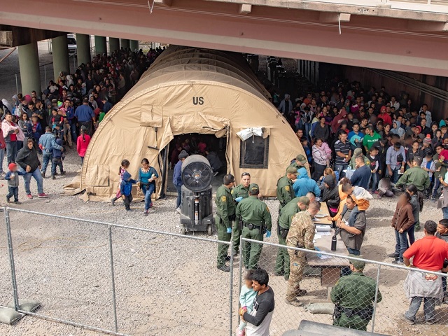 Migrant Shot, Killed While Attacking Border Patrol Agents in Texas Detention Center - Vimarsana News