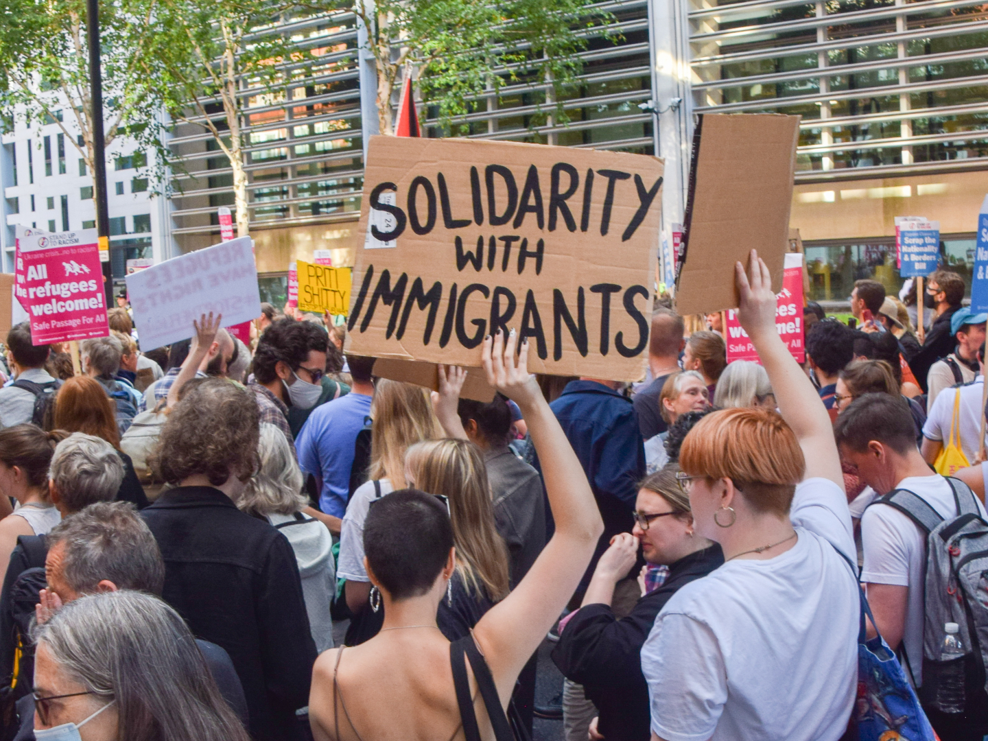 Net Immigration to Soar to 300,000 This Year in Britain: Report - Vimarsana News