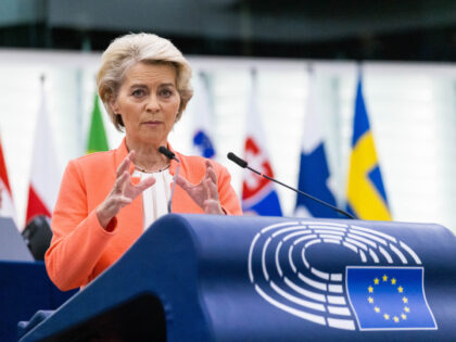 05 October 2022, France, Straßburg: Ursula von der Leyen, President of the European Commission, stands in the European Parliament building and speaks. A parliamentary resolution on the EU's response to high energy prices is to be voted on. In addition, among other things, EU Commission President von der Leyen is …