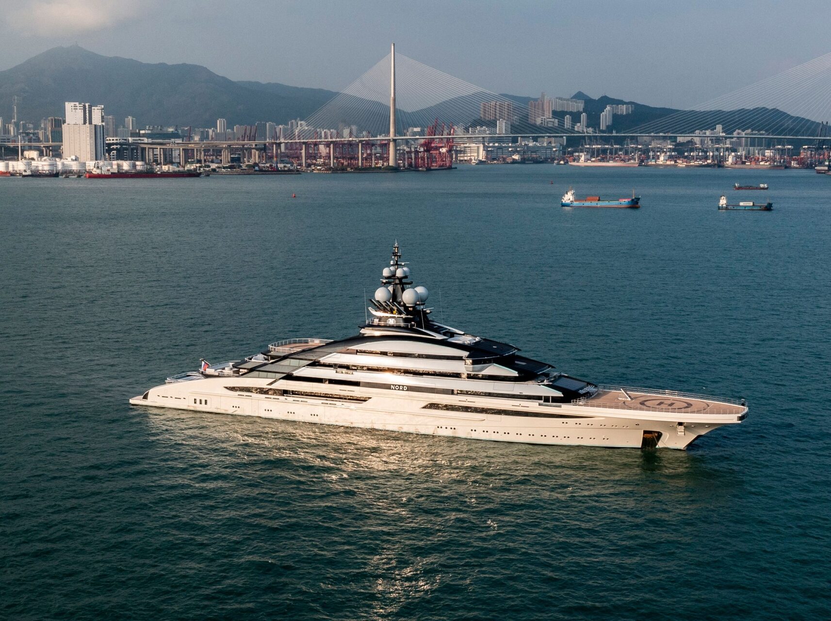 Sanctioned Oligarch Docks $500m 'Megayacht' in China - Vimarsana News
