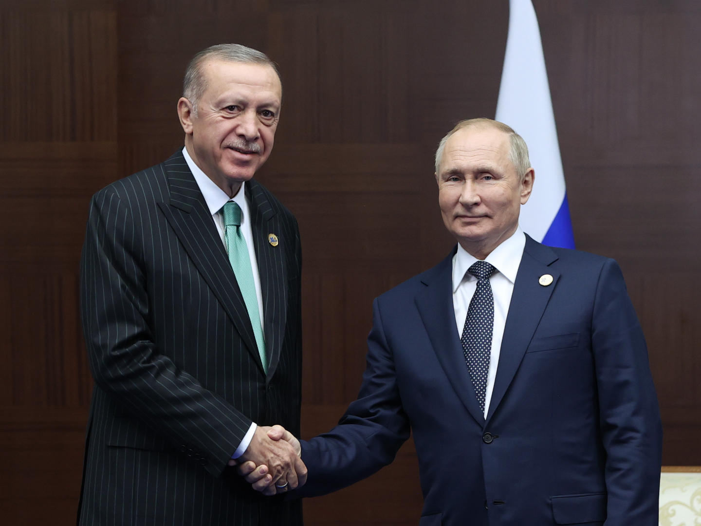 Erdogan Signs Deal with Putin to Make Turkey a Gas Hub for Europe - Vimarsana News