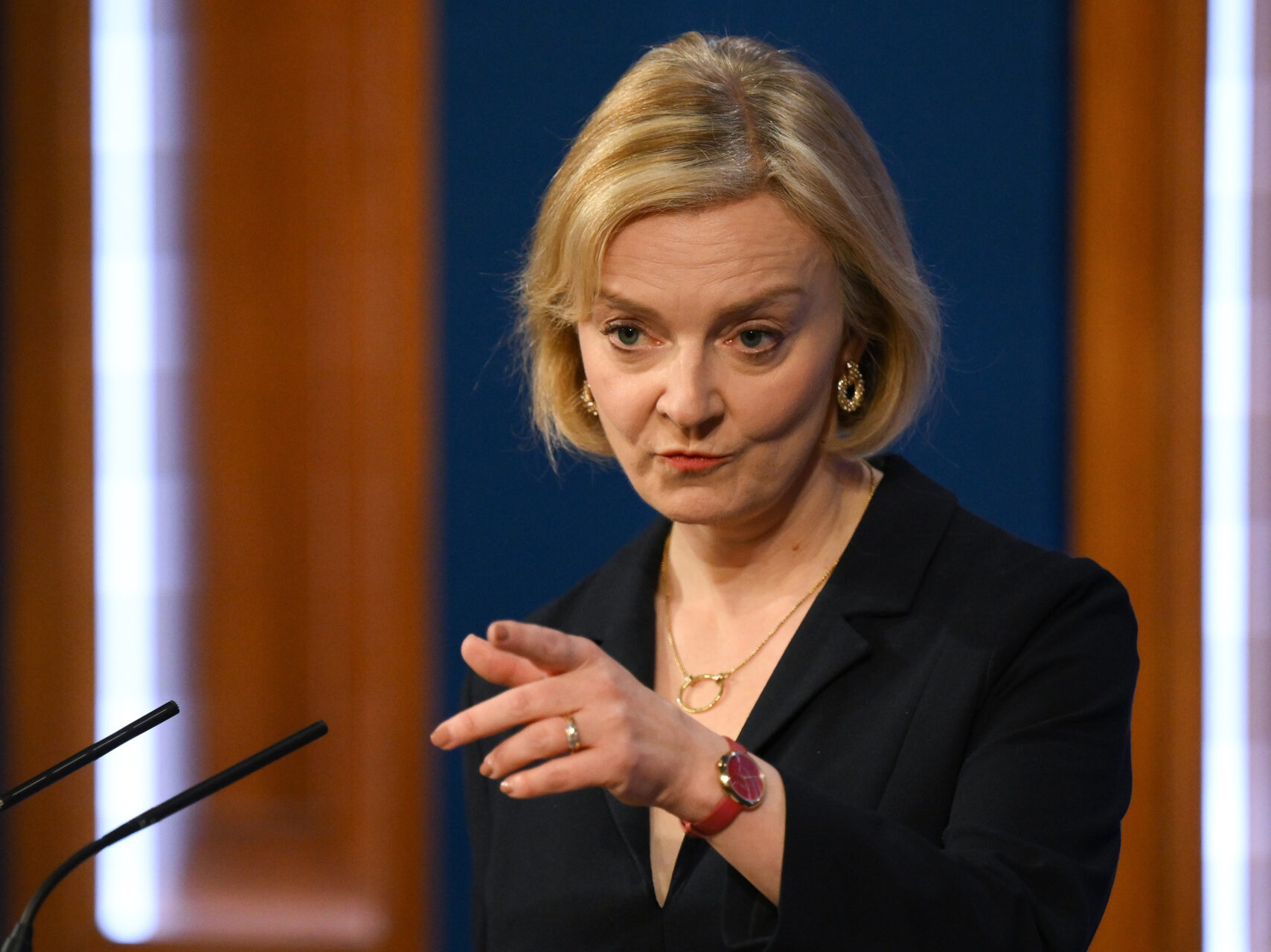 Liz Truss Most Unpopular British Political Leader on Record - Vimarsana News