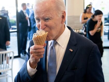US President Joe Biden stops for ice cream at Baskin Robbins in Portland, Oregon, October
