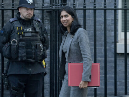 LONDON, UNITED KINGDOM - OCTOBER 18 : Suella Braverman, UK home secretary, arriving at 10 Downing Street to attend a Cabinet meeting discussing the u-turn on the energy crisis, after Kwasi Kwarteng was sacked and replaced by Jeremy Hunt in London, United Kingdom on October 18, 2022. (Photo by Stuart …