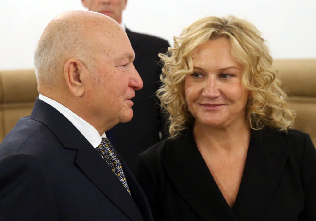 MOSCOW, RUSSIA- SEPTEMBER 22: (RUSSIA OUT) Former Moscow's Mayor Yuri Luzhkov (L) and his wife, businessman, billionaire Yelena Baturina (R) attend the state awarding ceremony at the Kremlin in Moscow, Russia, on September 22, 2016. Putin has awarded dozens politicians, scientists, musicians and other people today. (Photo by Mikhail Svetlov/Getty Images)