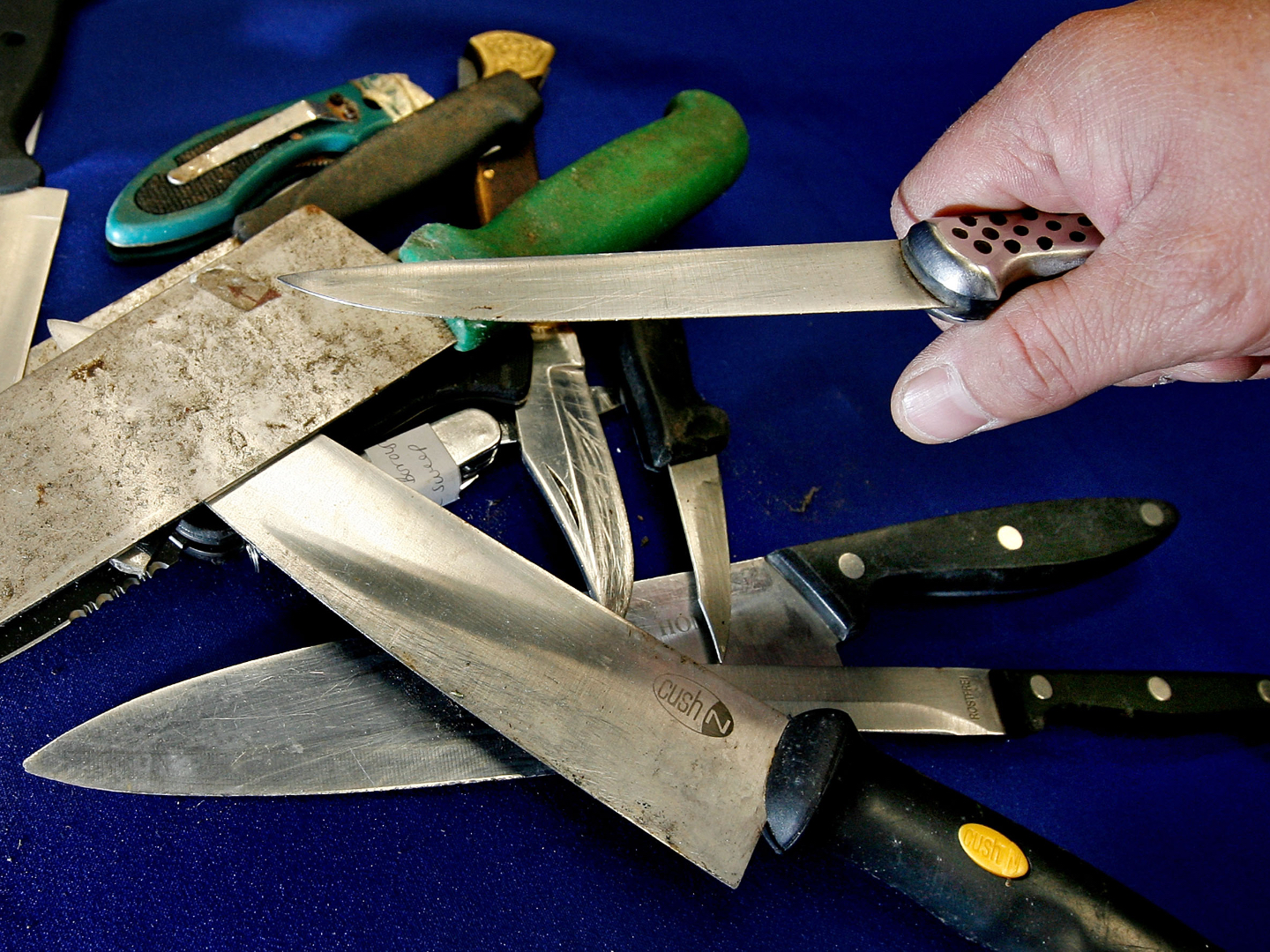 Police Slash Pics of Knives over Concern of Fostering 'Culture of Fear' - Vimarsana News