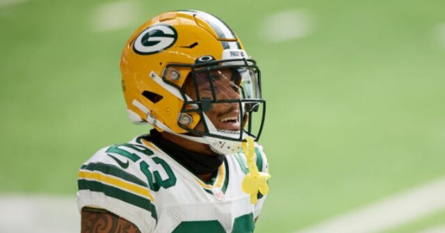 Jaire Alexander honored Queen Elizabeth II with customized cleats