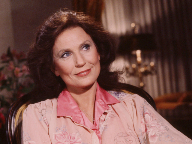Loretta Lynn, Grammy-Winning Country Music Legend, Dies at 90 - Vimarsana News