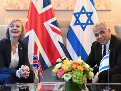 British Prime Minister Liz Truss and Israeli Prime Minister Yair Lapid during a bilateral