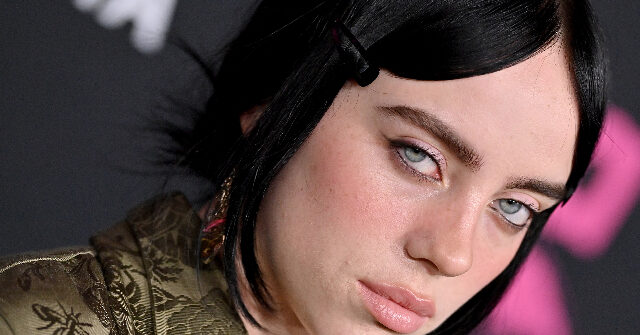 NextImg:Pop Star Billie Eilish Says She Deleted All Her Social Media Apps