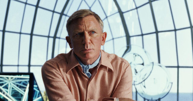 Director Rian Johnson Says Daniel Craig's 'Knives Out' Character Is 'Obviously Queer' - Vimarsana News