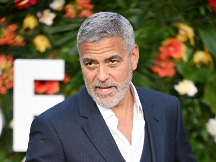 LONDON, ENGLAND - SEPTEMBER 07: George Clooney attends the "Ticket To Paradise" World Film Premiere at Odeon Luxe Leicester Square on September 07, 2022 in London, England. (Photo by LONDON, ENGLAND - SEPTEMBER 07: George Clooney attends the "Ticket To Paradise" World Film Premiere at Odeon Luxe Leicester Square on …