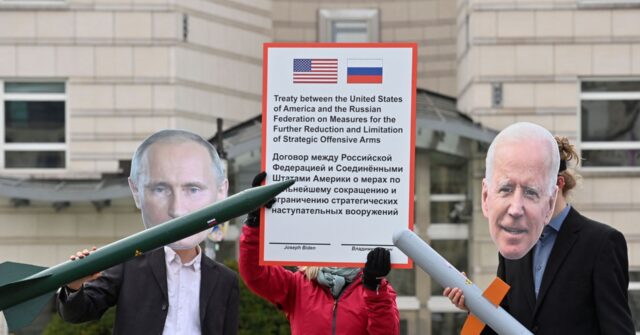 D.C. Debates: Fight Russian Nukes or Negotiate a Deal? - Vimarsana News