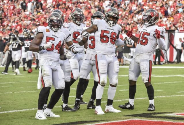 Buccaneers Pro Bowl LB Shaquil Barrett tears ACL, out for season