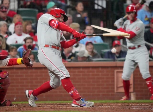 Harper, Schwarber homers, Wheeler gem lead Phillies past Padres