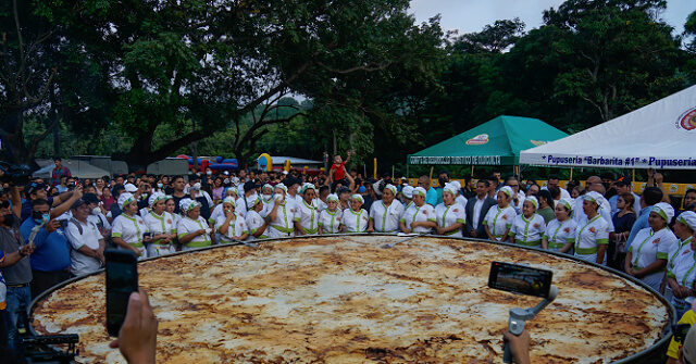 40 Cooks in El Salvador Make World's Largest Pupusa: 18 Feet Across