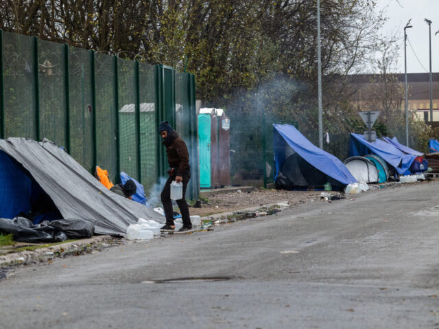 Parents Angered Over School Class Trip To Makeshift Migrant Camp - Vimarsana News