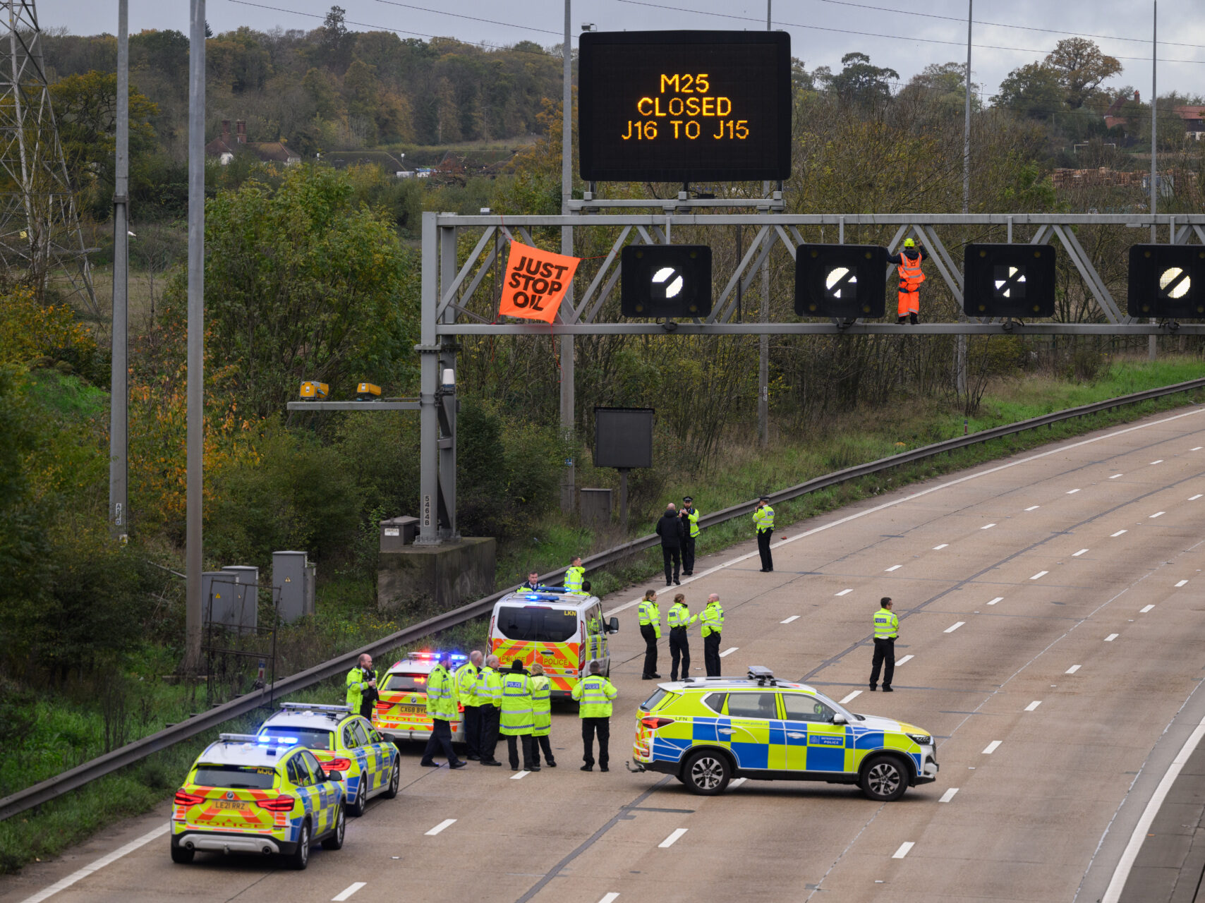 'Just Stop Oil' Climate Extremists Block UK Motorway for Fourth Day - Vimarsana News
