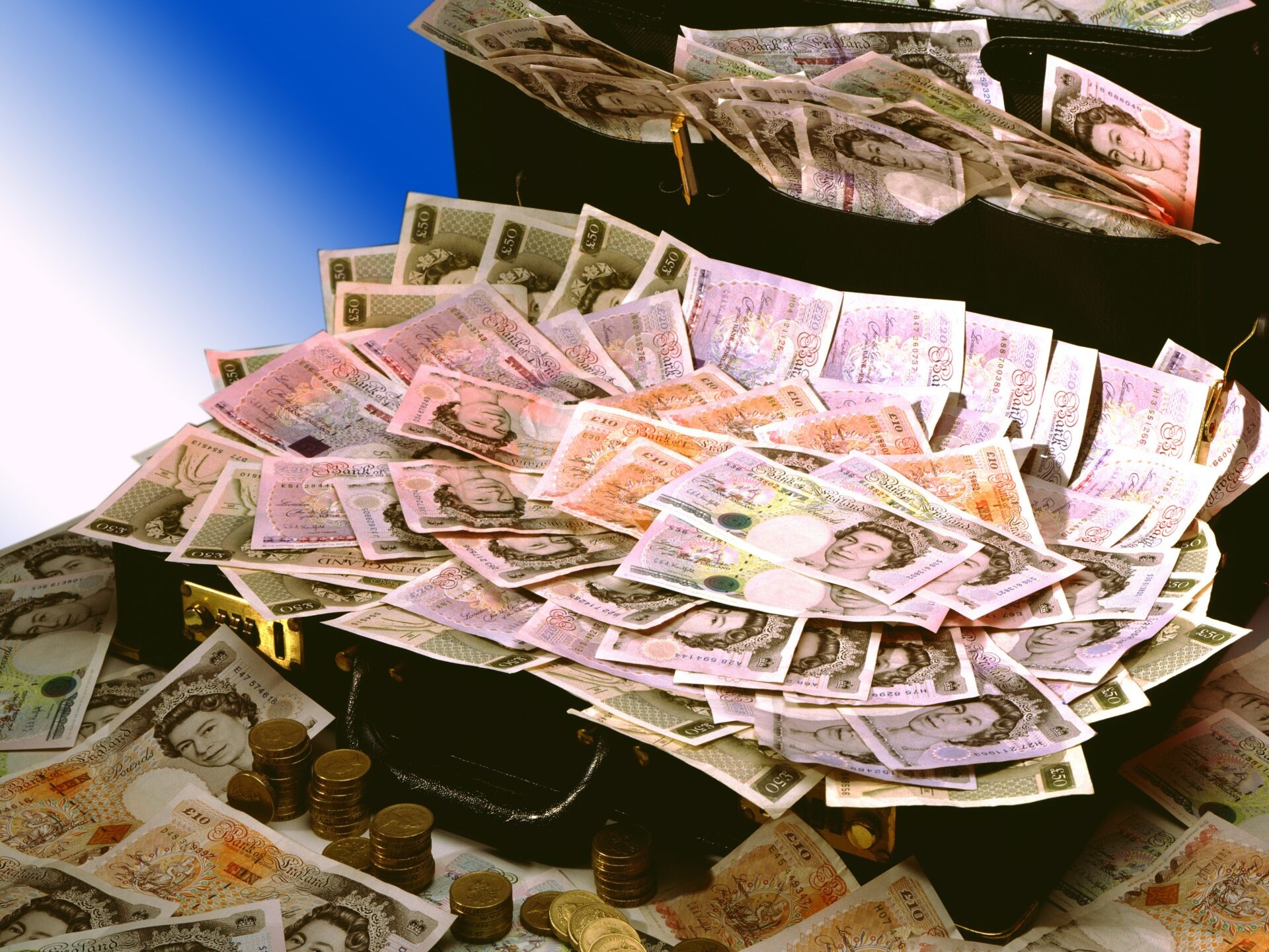 UK Govt to Overspend on Foreign Aid by £1 Billion Due to Migrants - Vimarsana News